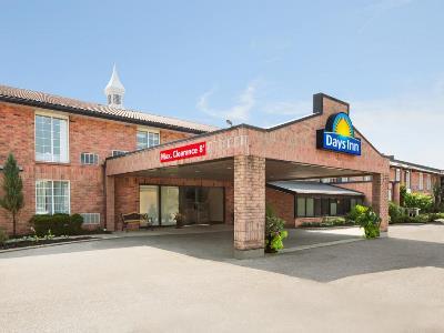 Days Inn By Wyndham Brantford Buitenkant foto