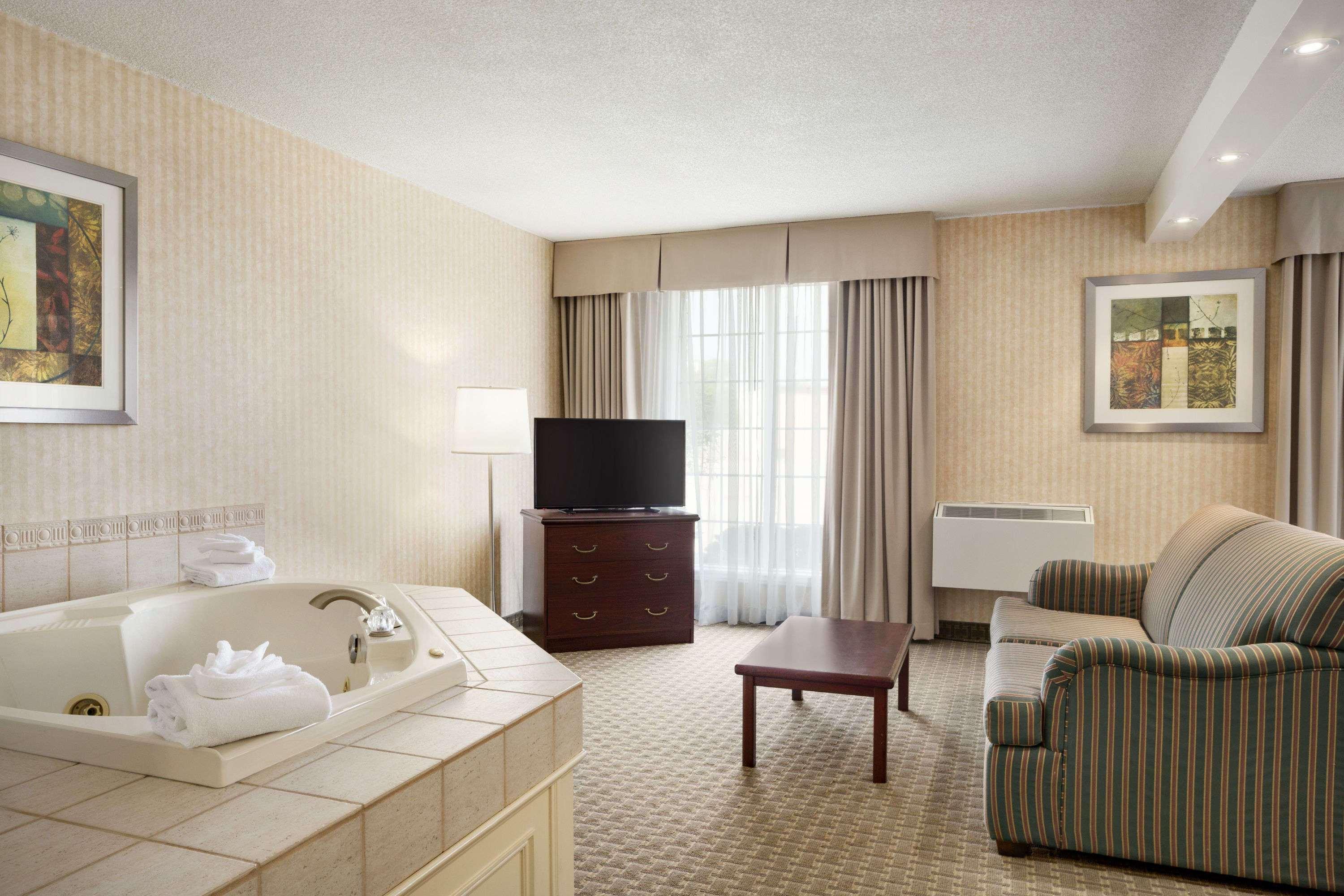 Days Inn By Wyndham Brantford Buitenkant foto